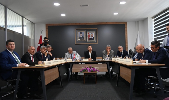 Edremit’e Yeni Projeler Yolda: Başkan Akın Halkın Sorunlarını Dinledi